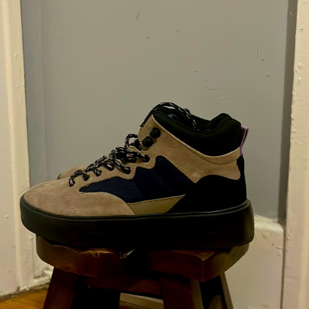 Greats Brooklyn Sneakers size 7.5